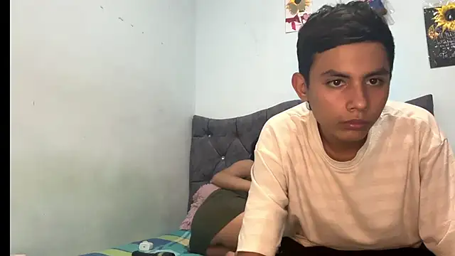 Snapshot of two_cam_latin chatting on 21, 2, 2026 two cam latin online show from 21, 2, 2026