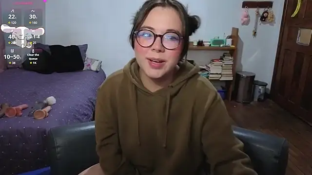 Snapshot of Sofie_Morris chatting on 19, 7, 2026 Sofie Morris online show from 19, 7, 2026