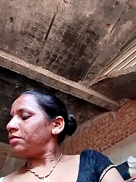 Snapshot of Anitarakkoli chatting on 4, 6, 2026 Anitarakkoli online show from 4, 6, 2026