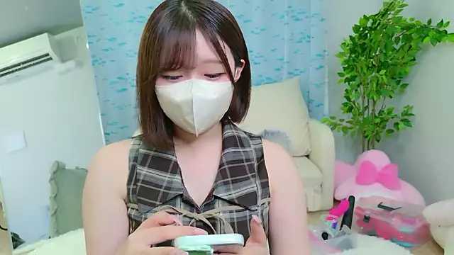 Snapshot of Saki_chanF chatting on 7, 6, 2026 Saki chanF online show from 7, 6, 2026