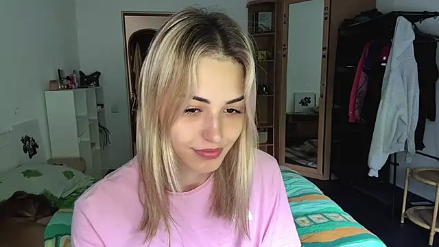 Snapshot of Evva_mayy chatting on 7, 6, 2026 Evva mayy online show from 7, 6, 2026