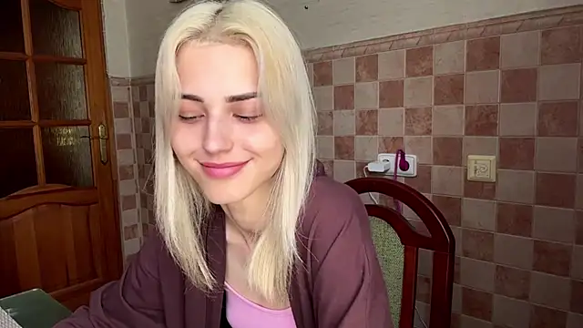 Snapshot of Evva_mayy chatting on 3, 7, 2026 Evva mayy online show from 3, 7, 2026