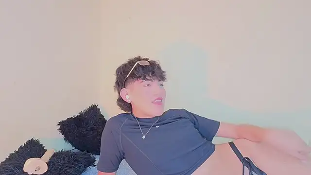 max femboy online show from 14, 7, 2026