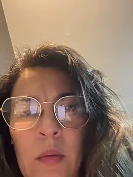 Snapshot of justinahallo chatting on 1, 3, 2026 justinahallo online show from 1, 3, 2026