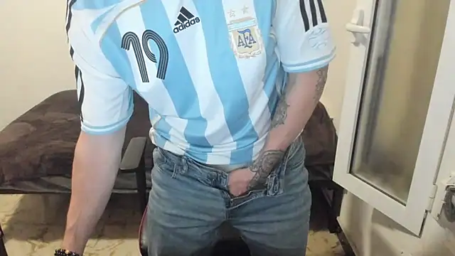 Snapshot of joaquin420_hot chatting on 21, 2, 2026 joaquin420 hot online show from 21, 2, 2026