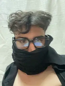 Femboysissy1919 online show from 15, 4, 2026