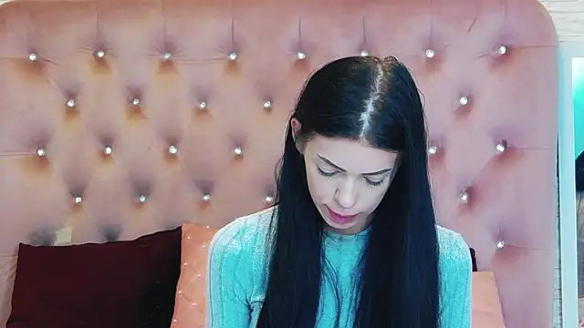 Snapshot of PeachyElla26 chatting on 13, 2, 2026 PeachyElla26 online show from 13, 2, 2026