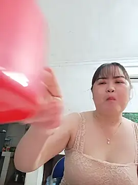 Snapshot of Kee-kimlee chatting on 18, 5, 2026 Kee-kimlee online show from 18, 5, 2026