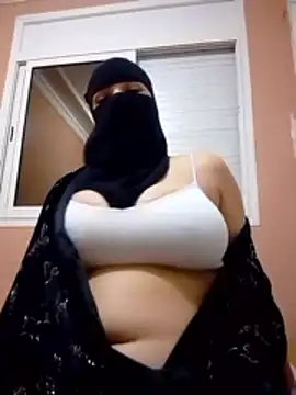 Snapshot of -Marmar- chatting on 7, 4, 2026 -Marmar- online show from 7, 4, 2026