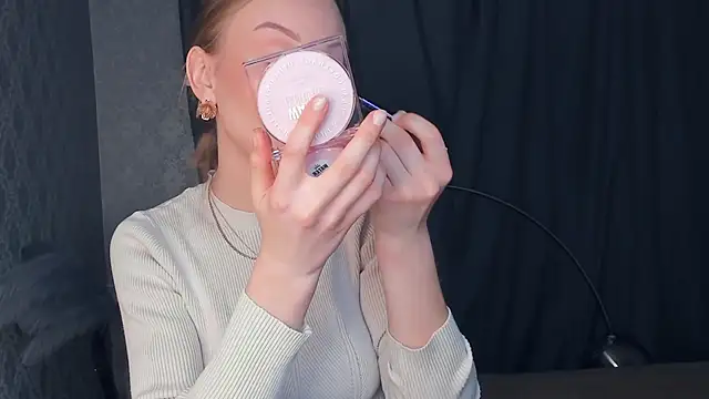 Snapshot of CarmenLipkin chatting on 22, 2, 2026 CarmenLipkin online show from 22, 2, 2026