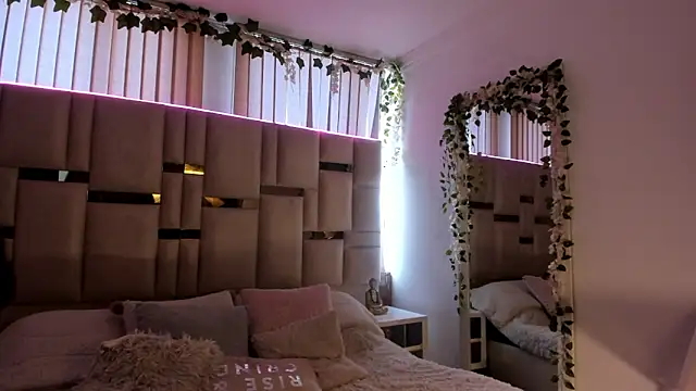 Maya-jhons online show from 9, 3, 2026