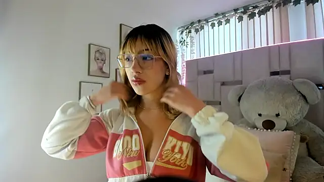 Maya-jhons online show from 9, 4, 2026