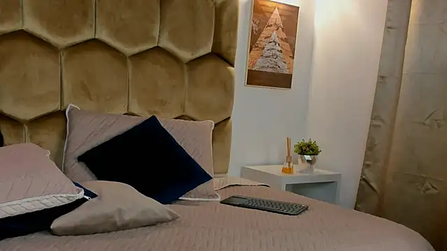 Mia Reyesjs online show from 14, 2, 2026