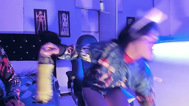 thonixxandluna online show from 11, 2, 2026