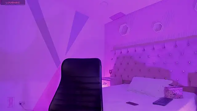 DulcePrince  online show from 18, 4, 2026