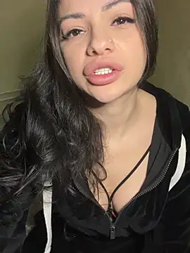 Snapshot of Layana_Ro chatting on 10, 2, 2026 Layana Ro online show from 10, 2, 2026