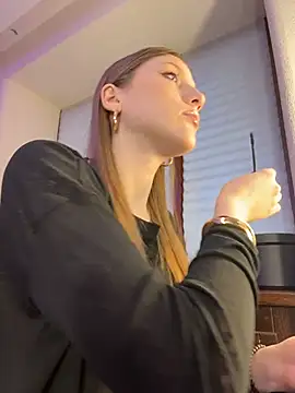 YourSweetArya online show from 1, 3, 2026