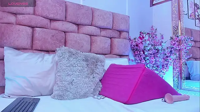 CurvaDorada noa online show from 16, 4, 2026