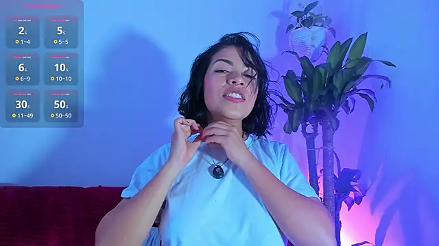 Snapshot of sara-jules chatting on 25, 2, 2026 sara-jules online show from 25, 2, 2026