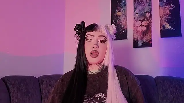 Snapshot of meowboo chatting on 7, 5, 2026 meowboo online show from 7, 5, 2026