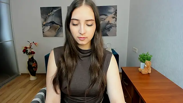 Effy Royse online show from 2, 4, 2026