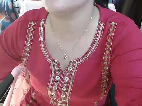 Snapshot of _chitranshi chatting on 28, 4, 2026 chitranshi online show from 28, 4, 2026