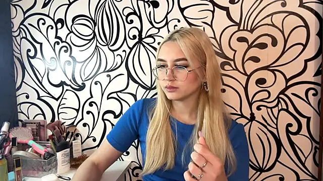 Snapshot of Kat_Catherine chatting on 27, 2, 2026 Kat Catherine online show from 27, 2, 2026