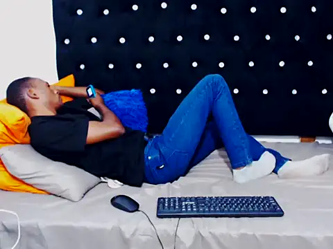 Snapshot of NtandoXx chatting on 3, 4, 2026 NtandoXx online show from 3, 4, 2026