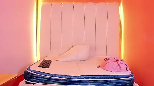 NaughtyVibes OS online show from 10, 2, 2026