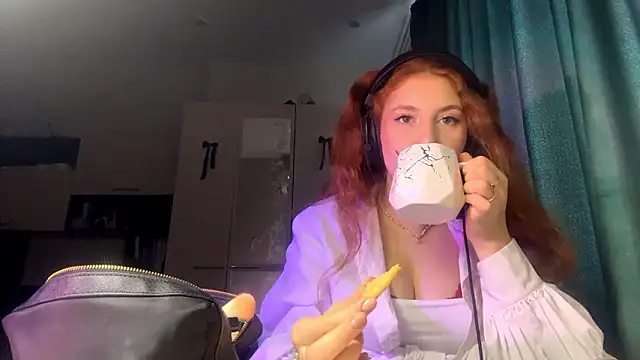 AliceCarrol online show from 14, 2, 2026