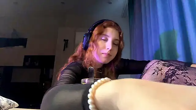 AliceCarrol online show from 25, 2, 2026