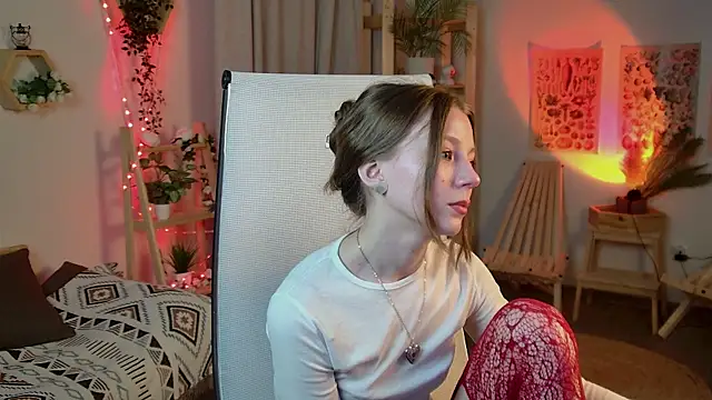 ElliFrankenweenie online show from 11, 4, 2026