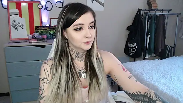 Rin Tozier online show from 17, 4, 2026