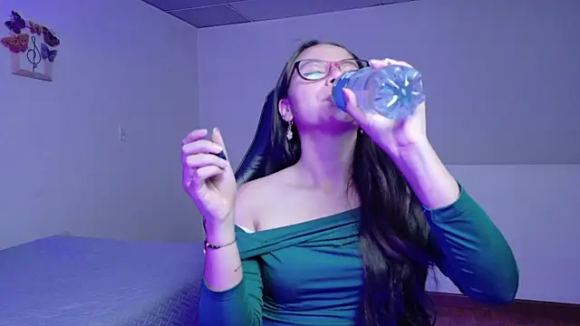 Snapshot of Mei_hells chatting on 29, 3, 2026 Mei hells online show from 29, 3, 2026