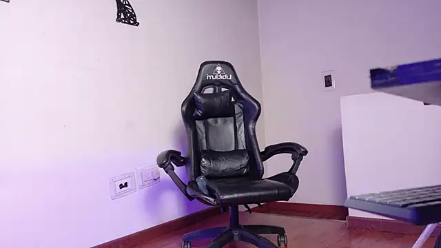 Snapshot of Mei_hells chatting on 9, 4, 2026 Mei hells online show from 9, 4, 2026