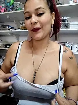 Snapshot of haffsa__ chatting on 16, 4, 2026 haffsa online show from 16, 4, 2026