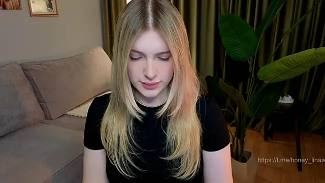 Snapshot of honey_kors chatting on 20, 4, 2026 honey kors online show from 20, 4, 2026