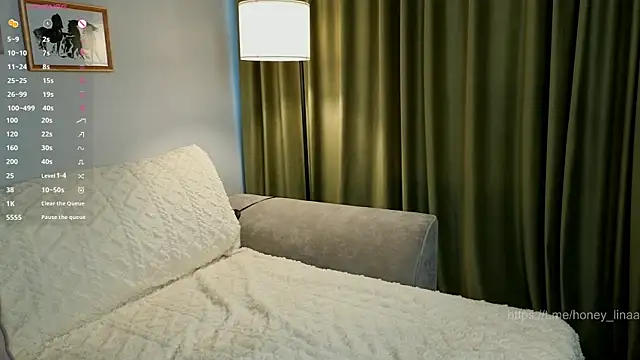 Snapshot of honey_kors chatting on 7, 6, 2026 honey kors online show from 7, 6, 2026