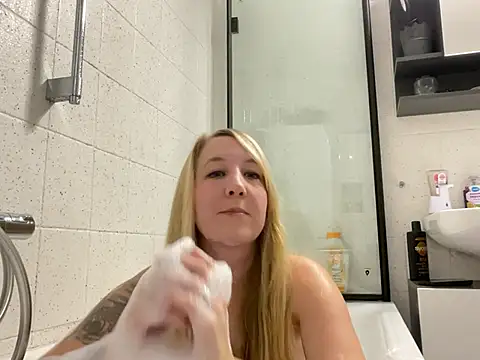 Snapshot of Ninimaus chatting on 16, 2, 2026 Ninimaus online show from 16, 2, 2026