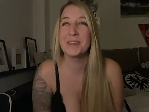 Snapshot of Ninimaus chatting on 2, 3, 2026 Ninimaus online show from 2, 3, 2026