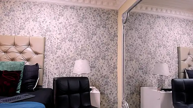 Snapshot of CloheBell chatting on 13, 2, 2026 CloheBell online show from 13, 2, 2026