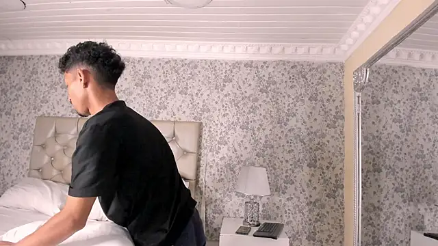 NoaahTylor online show from 13, 4, 2026