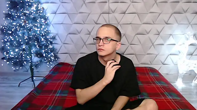 Pure Aura online show from 15, 2, 2026