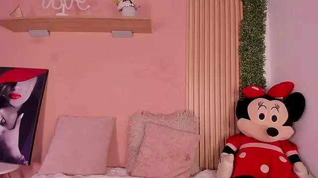 Snapshot of Winnie_cutee chatting on 25, 6, 2026 Winnie cutee online show from 25, 6, 2026