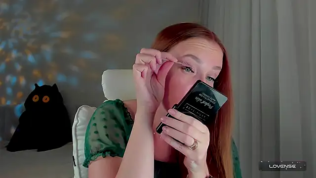 Snapshot of she_wolf chatting on 22, 4, 2026 she wolf online show from 22, 4, 2026