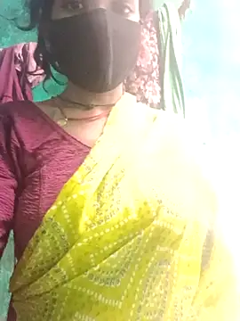 Snapshot of Desi_Couple_P chatting on 24, 5, 2026 Desi Couple P online show from 24, 5, 2026