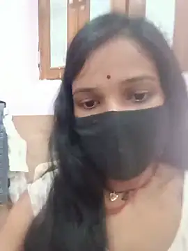 Snapshot of Desi_Couple_P chatting on 5, 7, 2026 Desi Couple P online show from 5, 7, 2026