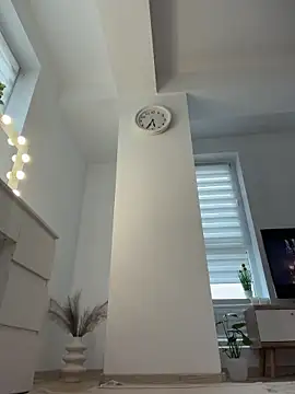 Katty Pery online show from 9, 4, 2026