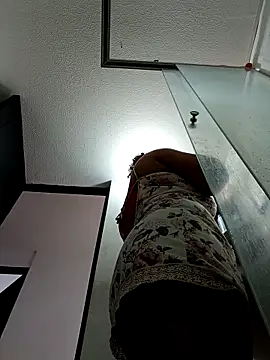 Snapshot of honey-suckle chatting on 21, 2, 2026 honey-suckle online show from 21, 2, 2026