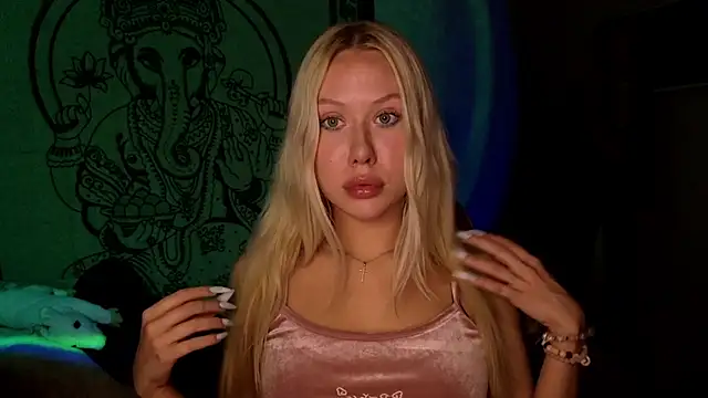 Snapshot of pureeangel chatting on 23, 2, 2026 pureeangel online show from 23, 2, 2026